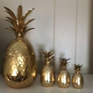 Brass pineapples